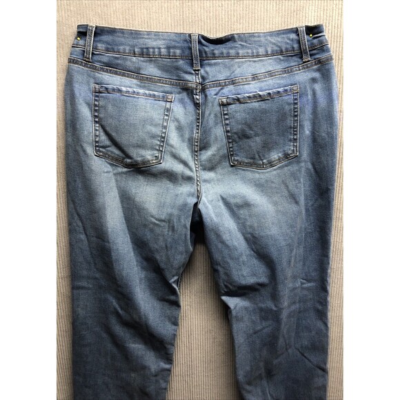 Time And Tru Denim Jeans Size 18 Petite Straight Medium Wash Distressed - Picture 13 of 15